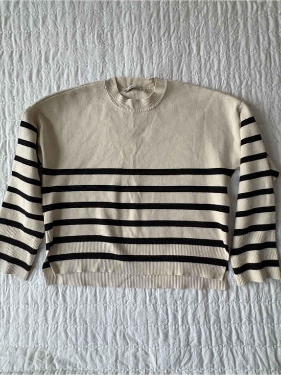 Abercrombie & Fitch Sweaters - Abercrombie & Fitch Cream and Black Striped Crewneck Sweater
